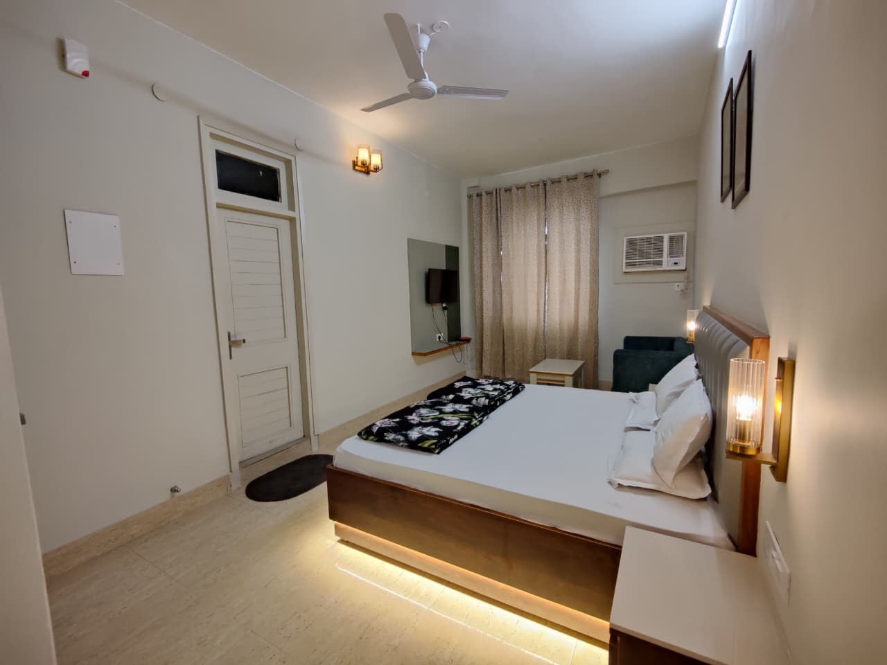 Hotel Royal Room 4